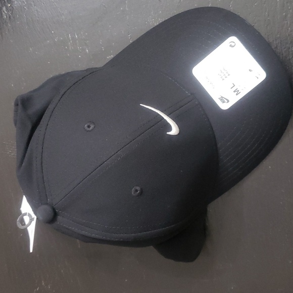 Unisex Nike Club Cap, size M/L, Color Black with white swoosh. - Picture 4 of 4